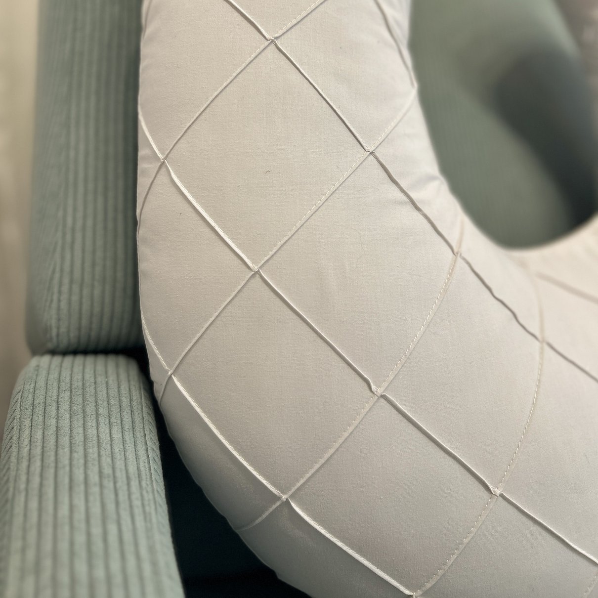 01 almofada amamentacao nervuras cinza claro